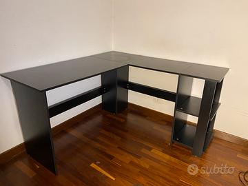 scrivania ad angolo