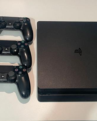 Playstation 4 slim + 3 Joystic
