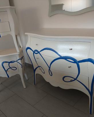 Comodini e comò in legno grezzo verniciati a mano