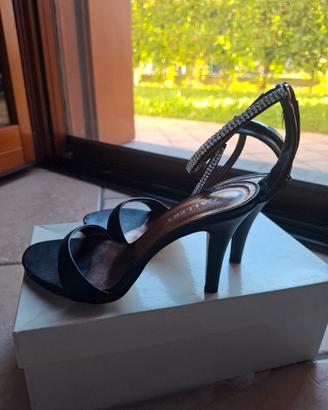 Sandali eleganti in vera pelle con strass Made in 
