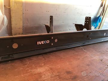 Paraurti posteriore autocarro Iveco stralis