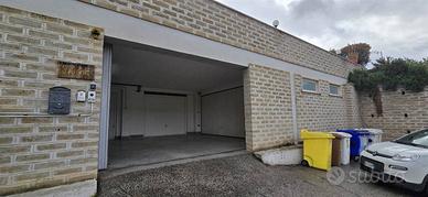 Box / Garage di 250 m² a Tarquinia