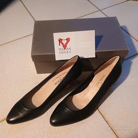 Scarpa elegante con tacco