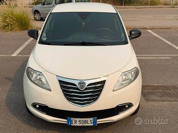 Lancia Ypsilon 0.9 TwinAir 85 CV 5 porte Metano Ec
