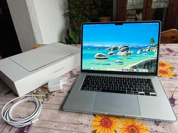 MacBook Air 15” M4 16GB/512GB Argento