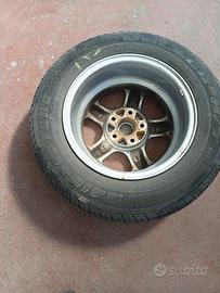 4 pneumatici con cerchio in lega