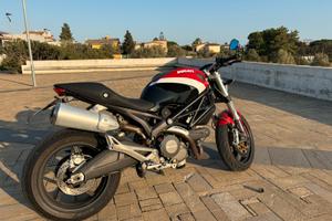 Ducati Monster 696
