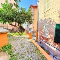 4 LOCALI A GENOVA