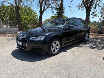 Audi A4 Avant 30 TDI S Tronic