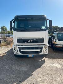 Volvo FH500 6x2 ribaltabile con gru