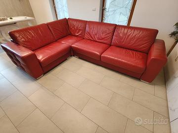 divano in vera pelle rosso
