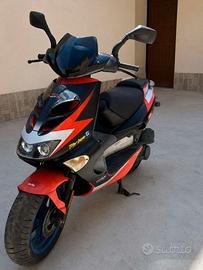 motorino aprilia tenuto bene