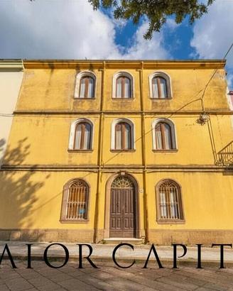 Tula | Palazzo storico di fascino nel centro del p