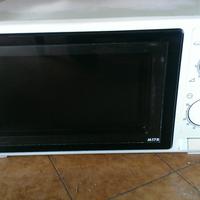 Forno a microonde usato
