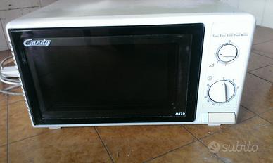 Forno a microonde usato