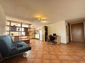 2 LOCALI A MONTEROTONDO