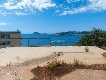 Arco Felice, 200 mq panoramico con terrazzi
