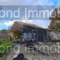 Terreno 10.000 mq con rustici a sant'alfio