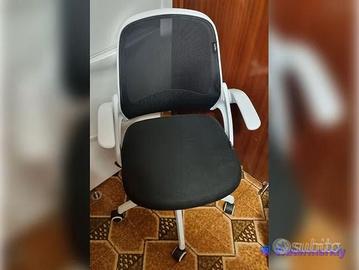 Sedia ergonomica da ufficio bianca