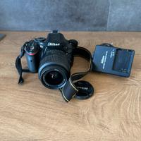 Nikon D5200 + obiettivo 18-55 mm