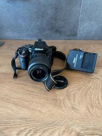 Nikon D5200 + obiettivo 18-55 mm