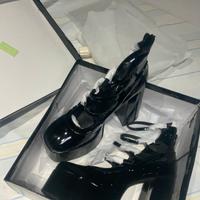 Glutten stroppy  patent platform heel