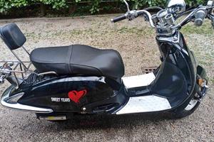 Scooter 50 Sweet Years Aqua nuovo 40 Km