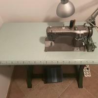 Macchina da cucire Refrey con tavolo professionale