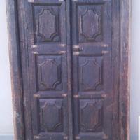 antico stipo in legno 