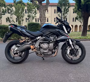 Moto Benelli BN600i