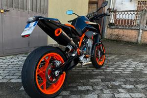KTM Duke 890R