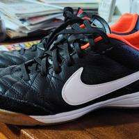 Scarpe Nike calcetto 