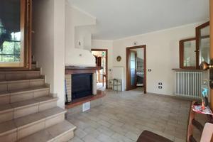 Casa indipendente di 168 m² con più di 5 locali a 