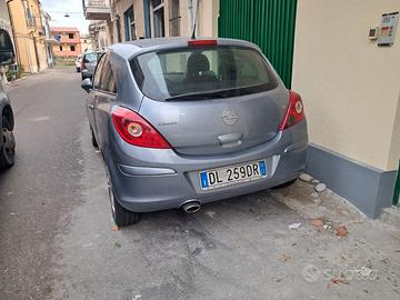 Opel Corsa D 1.2 cambio automatico 