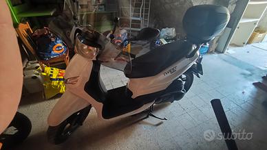 Peugeot tweet 125