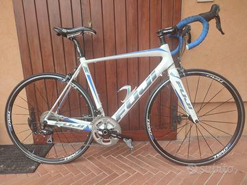 Bici da corsa Fuji Altamira in carbonio