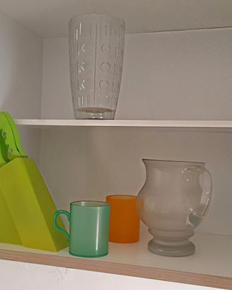 Lotto tazze, caraffe set coltelli