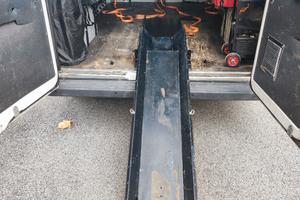Carica moto/scooter per camper/furgone 
