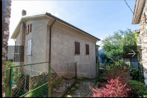 Casa in Versilia, collina di Pietrasanta