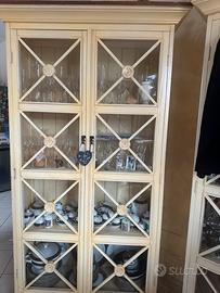 Vetrina stile Shabby Chic