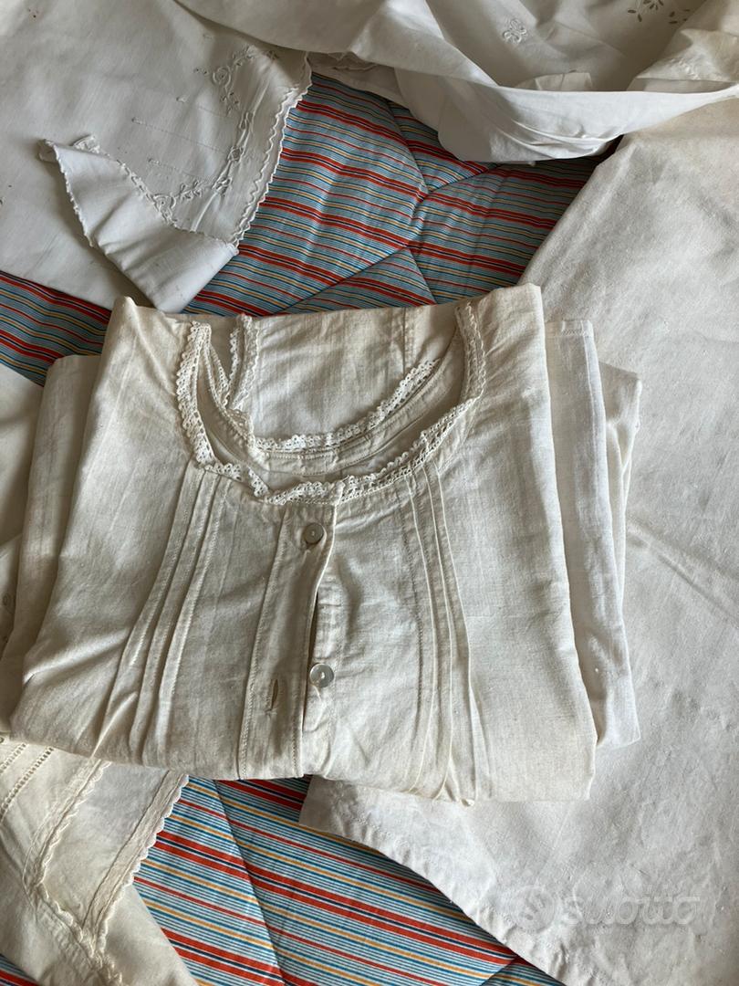 Camicie da notte della nonna in lino ricamate Abbigliamento e