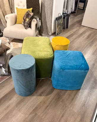 4 pouff in velluto Blooming da interni