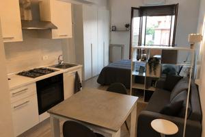 Open space con balcone a Vimercate - Tutto incluso