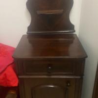 Comodino antiquariato