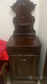 Comodino antiquariato