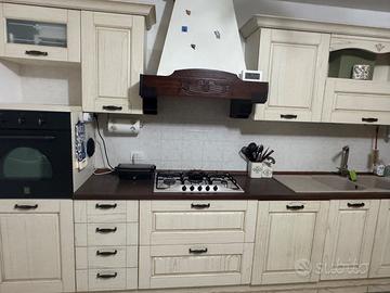 Cucina Arredo3 Verona legno massello + Franke Smeg