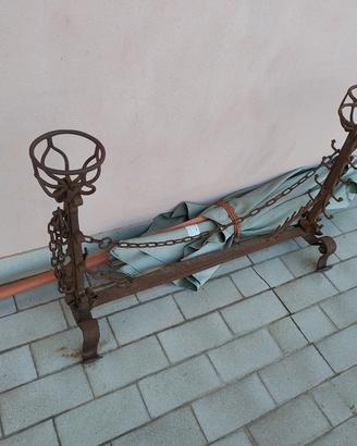 Alare vintage da caminetto in ferro battuto 