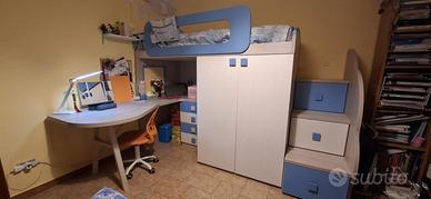 Cameretta con soppalco e scrivania 