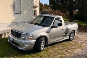 Ford F150 SVT “Lightning” 2001 5.4 v8 Supercharged