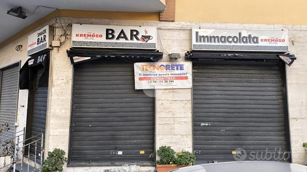 NEGOZIO A NAPOLI